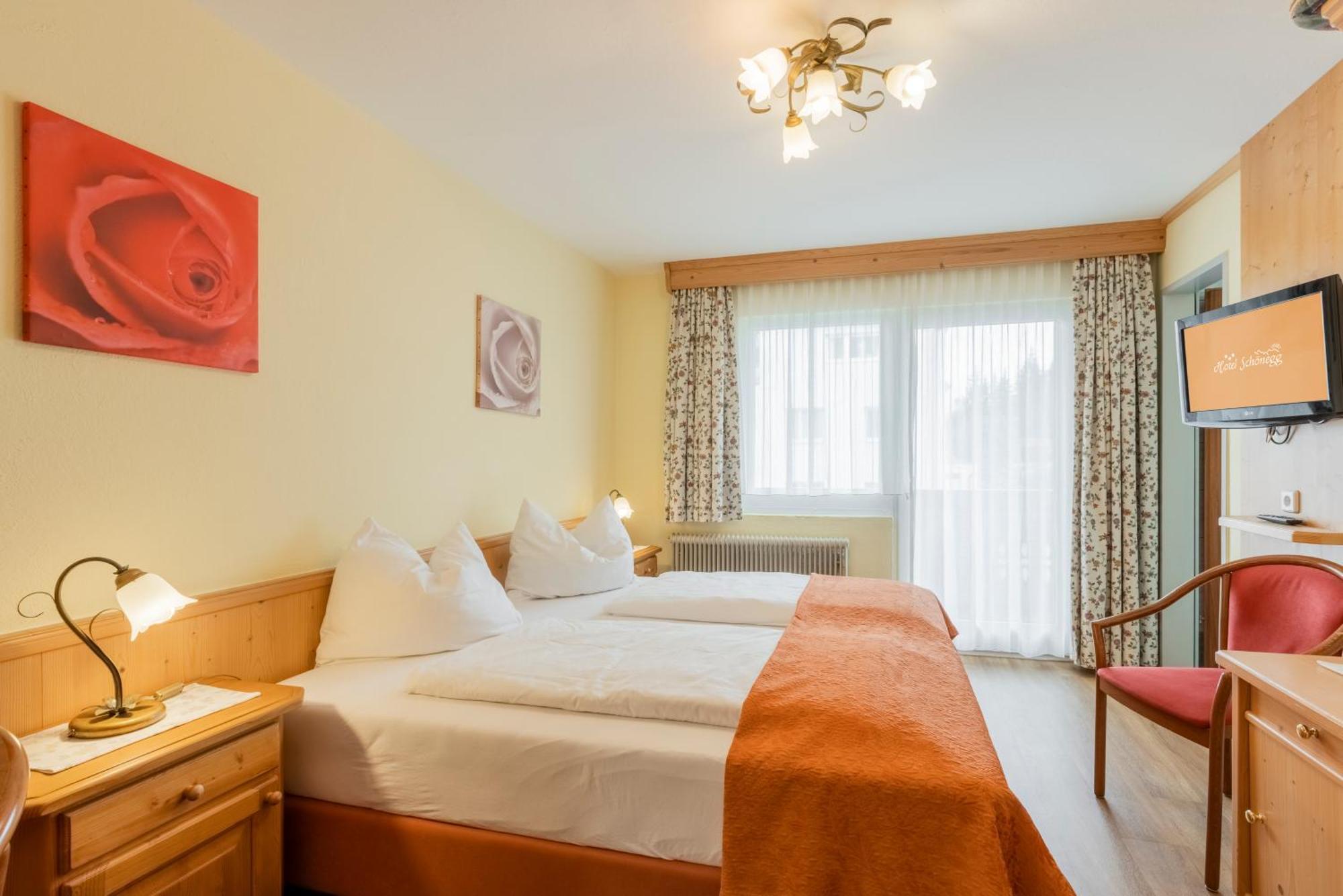 Hotel Schoenegg Seefeld in Tirol Room photo