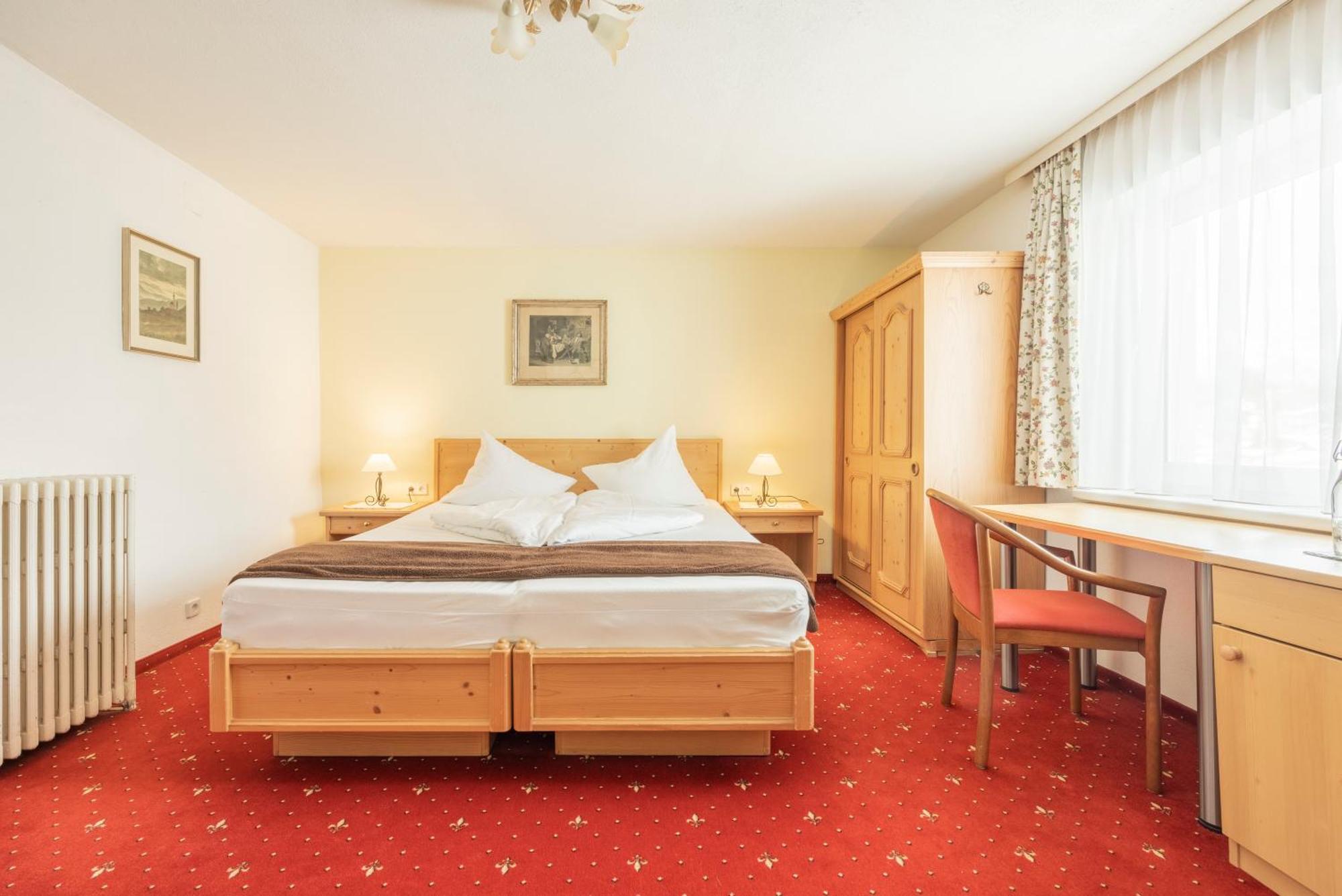 Hotel Schoenegg Seefeld in Tirol Room photo