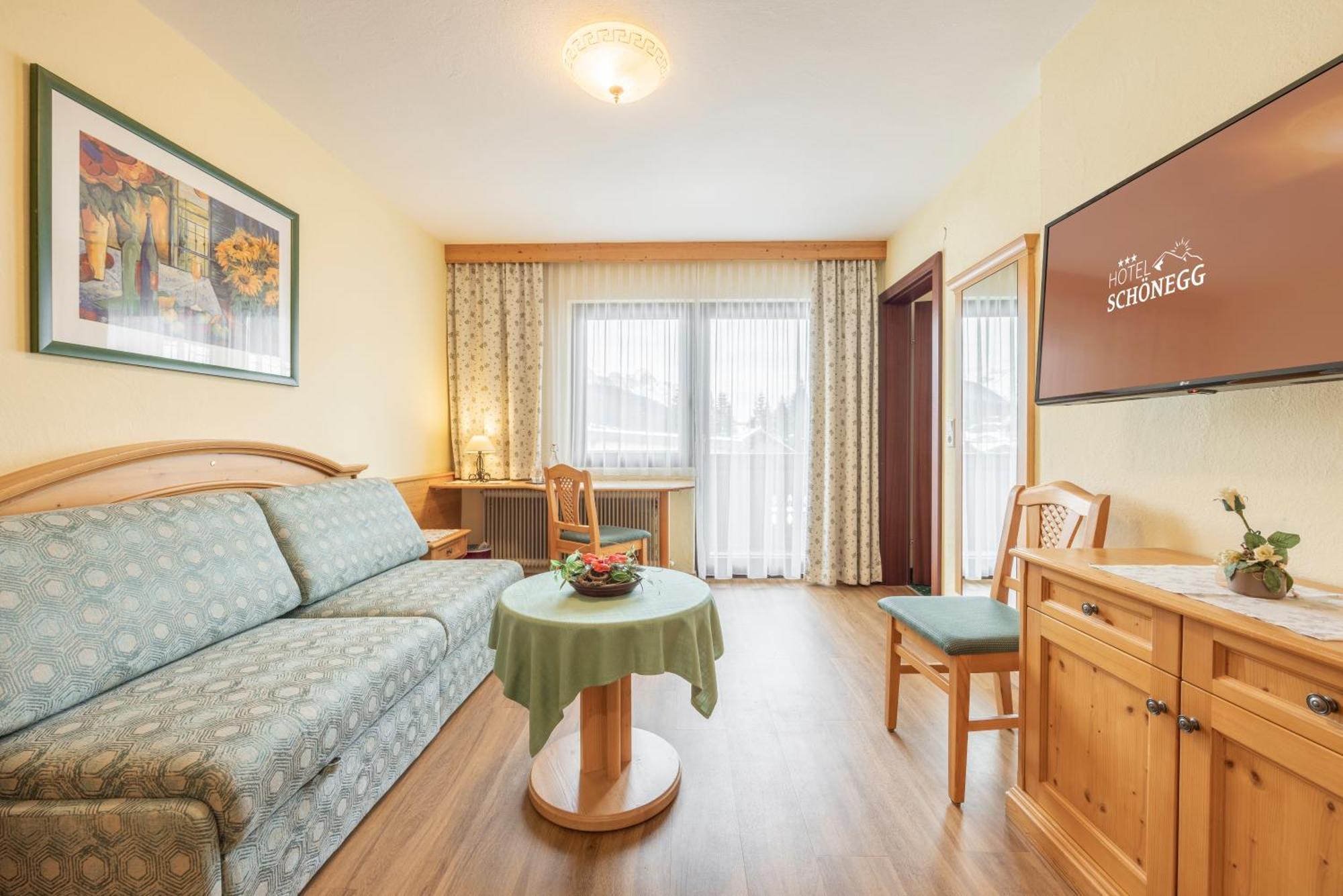 Hotel Schoenegg Seefeld in Tirol Room photo