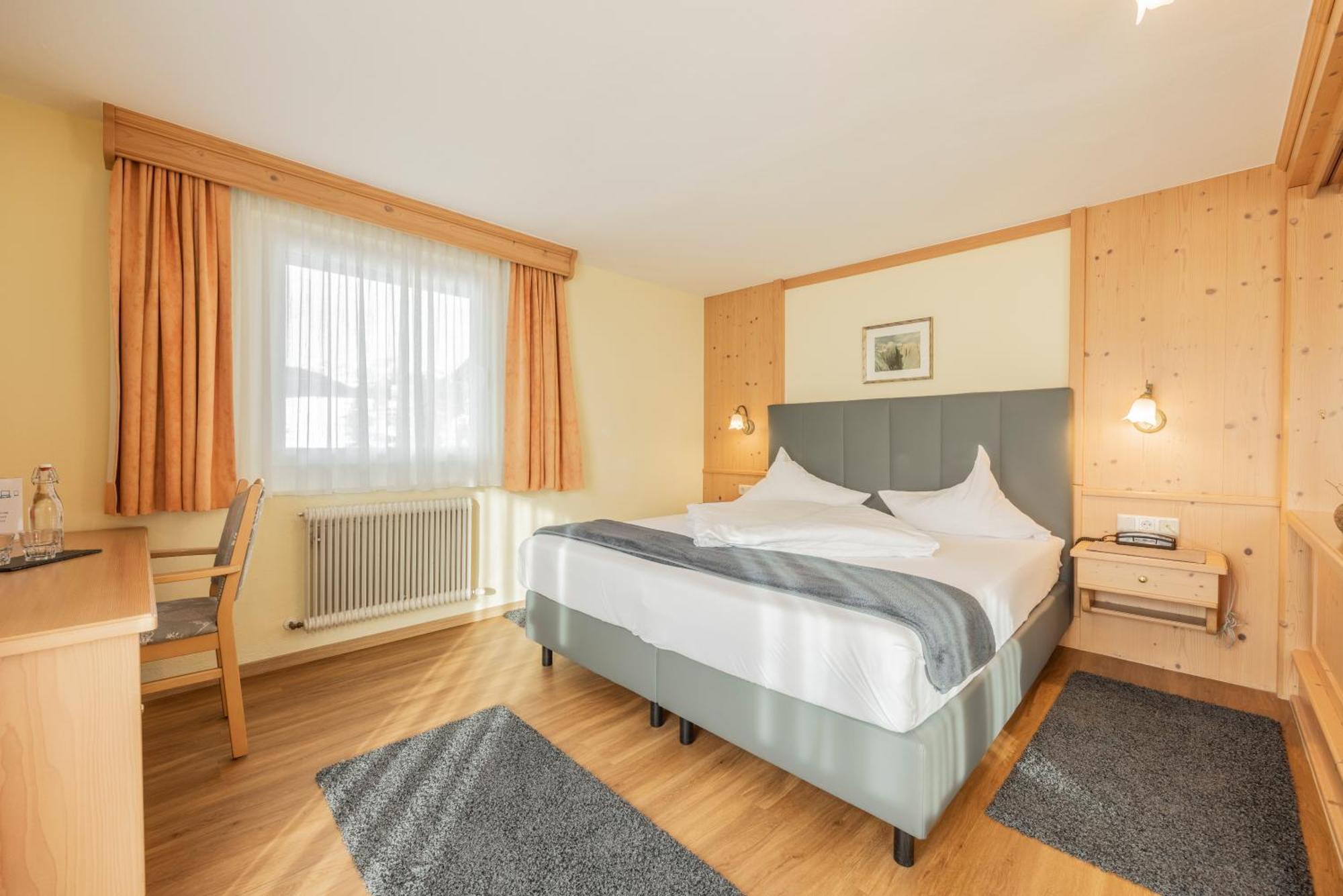 Hotel Schoenegg Seefeld in Tirol Room photo