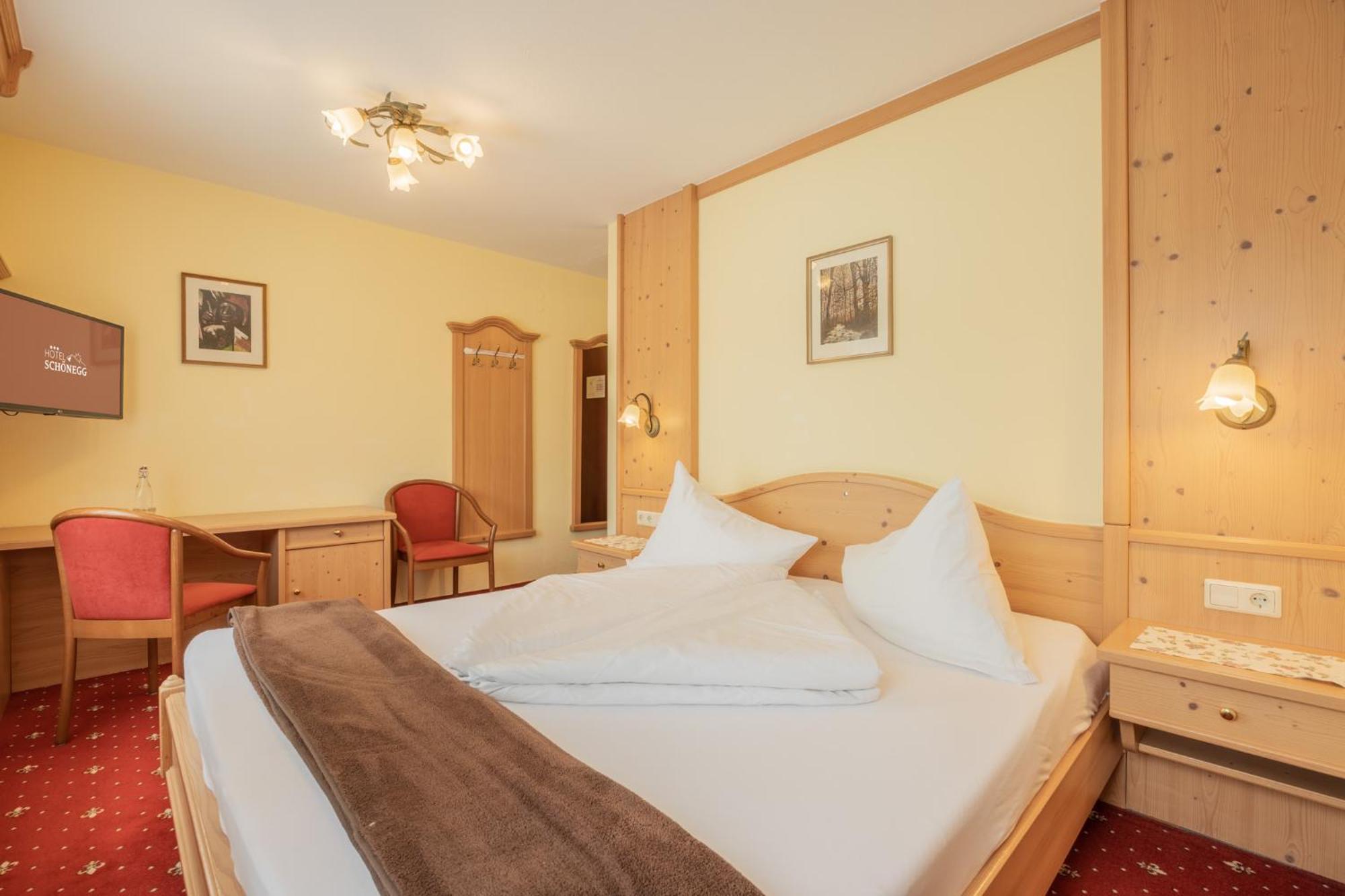 Hotel Schoenegg Seefeld in Tirol Room photo