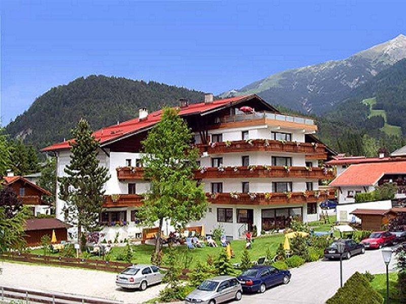 Hotel Schoenegg Seefeld in Tirol Exterior photo