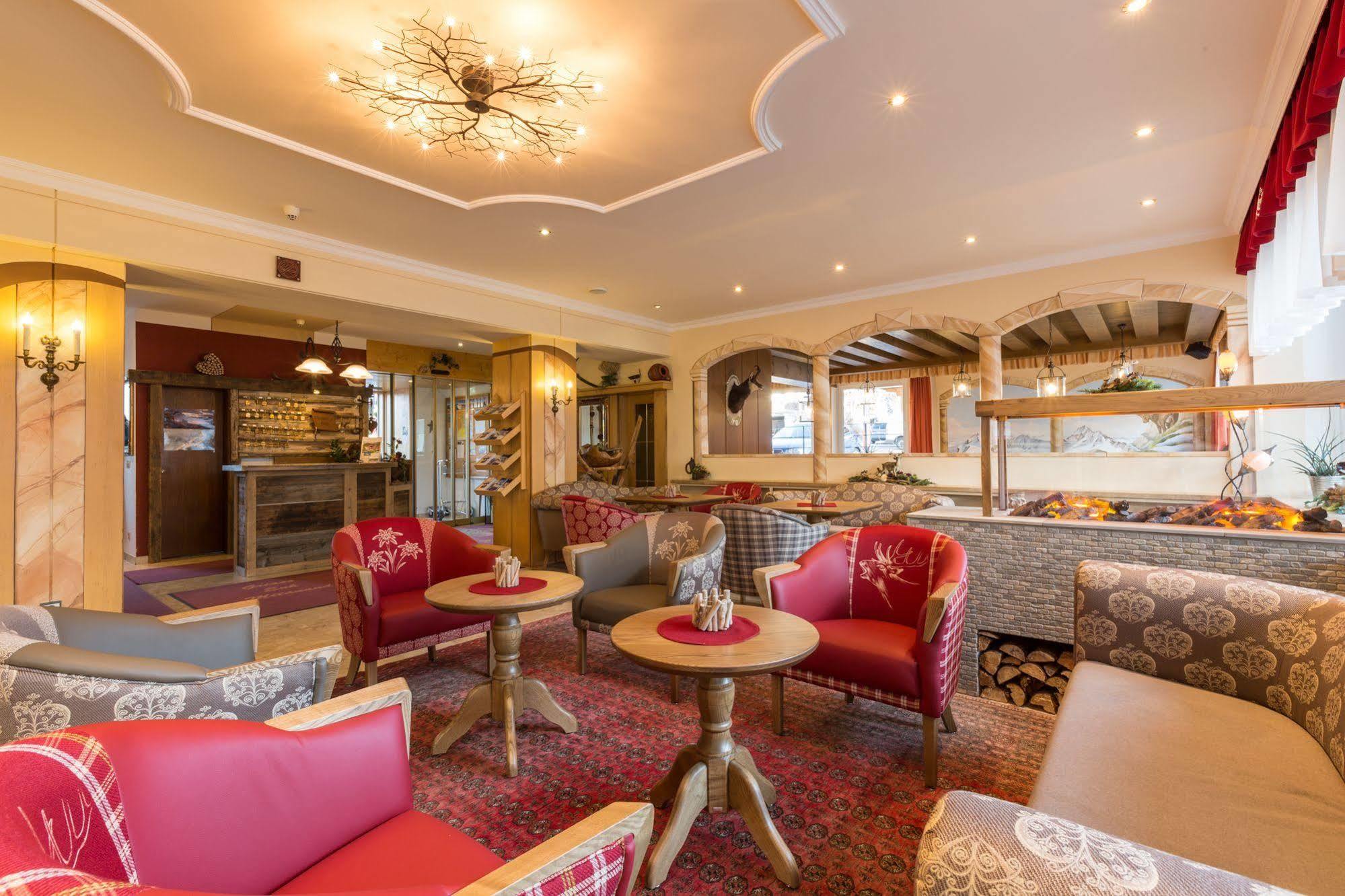 Hotel Schoenegg Seefeld in Tirol Exterior photo
