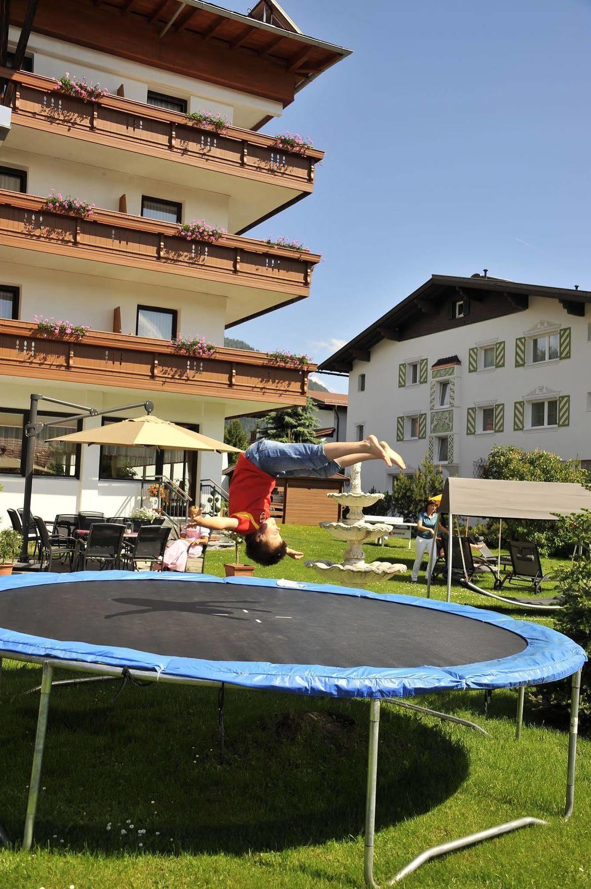 Hotel Schoenegg Seefeld in Tirol Exterior photo