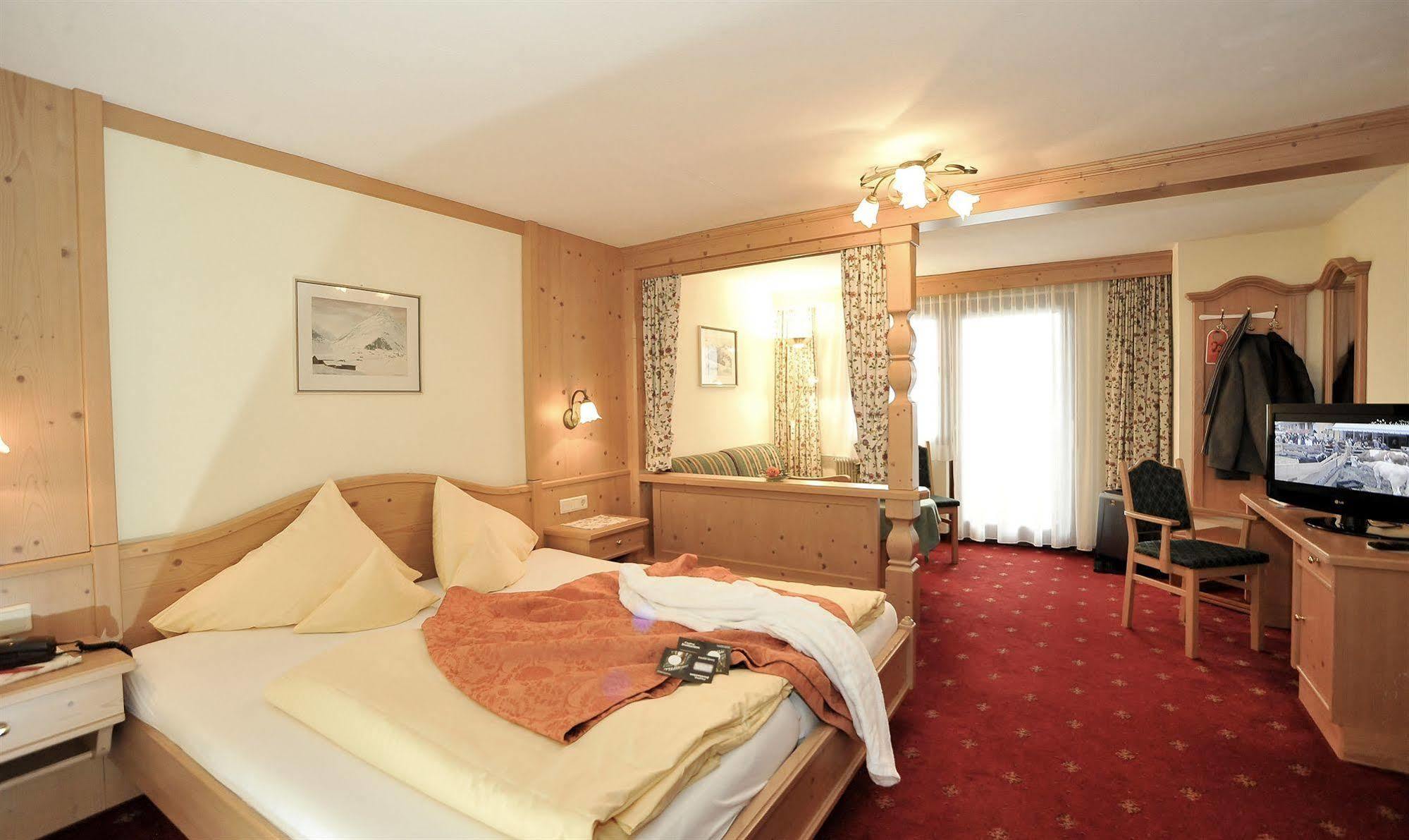 Hotel Schoenegg Seefeld in Tirol Exterior photo